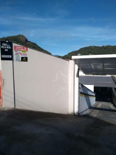Apartamento de Luxo Novo Pr�ximo A Rua de Lazer