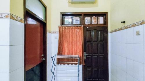 Hotel Shinta 1 Near Stasiun Kertosono