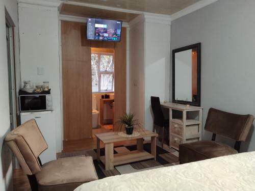 Hostal Menlyn Mews Guesthouse
