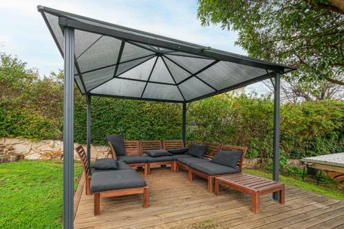 4br Family Home With Outdoor Bbq