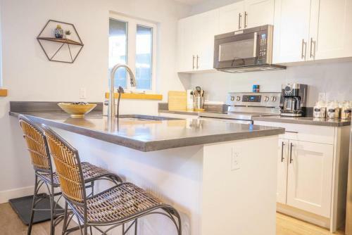 Storm Bay Modern 1 Bed Suite And Chefs Kitchen