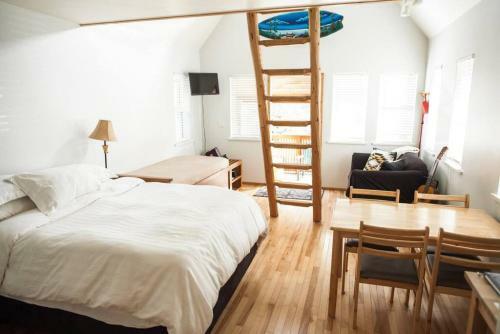 Surf Haven Lofted Cozy Cabin Minutes To Beach