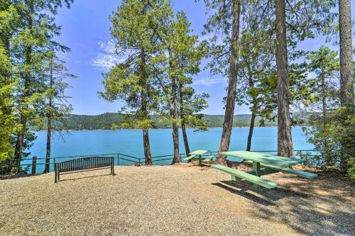 Cozy Cottage With Kayaks And Deck, Walk To Lake!
