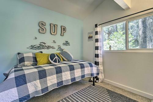 Cozy Cottage With Kayaks And Deck, Walk To Lake!