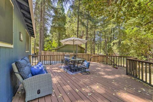 Cozy Cottage With Kayaks And Deck, Walk To Lake!