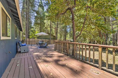 Cozy Cottage With Kayaks And Deck, Walk To Lake!