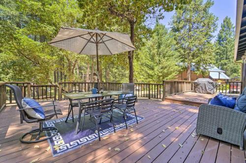 Cozy Cottage With Kayaks And Deck, Walk To Lake!