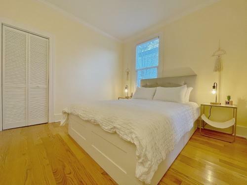 @ Marbella Lane - San Mateo Stylish House