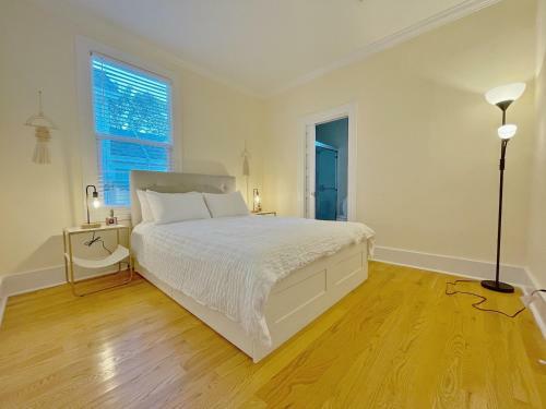 @ Marbella Lane - San Mateo Stylish House