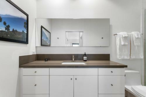 Modern Views 30 Day Minimum Townhouse