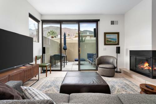 Modern Views 30 Day Minimum Townhouse