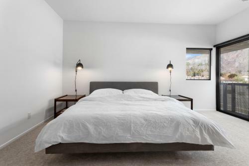 Modern Views 30 Day Minimum Townhouse