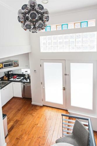 Beverly Hills Modern Guest House