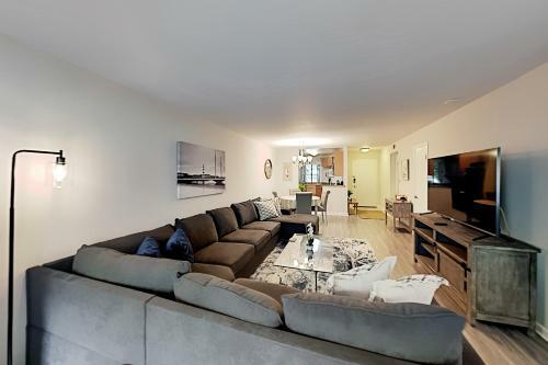 Hotel Pacific Cove Unit 111
