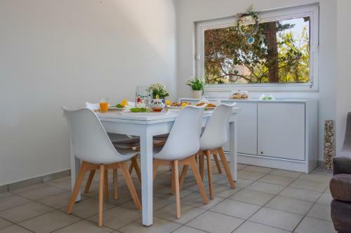 Villa Serenity @sounio-close To The Beach!