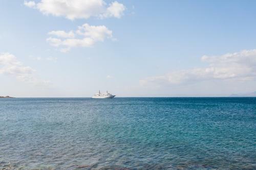 Villa 8bd Beach House With Outdoor Jacuzzi By The Olon