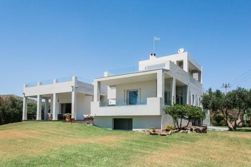 Villa 8bd Beach House With Outdoor Jacuzzi By The Olon
