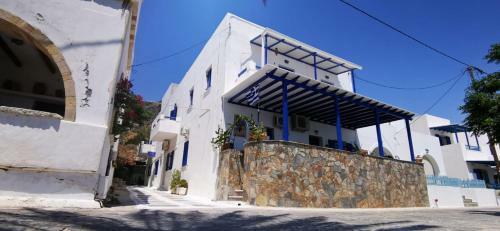Mr Takis' Seaside Apartment