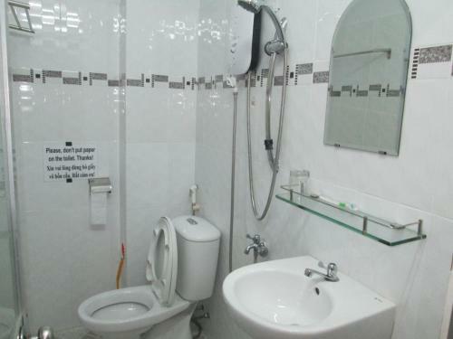 Hostal Ngoc Phu Hotel
