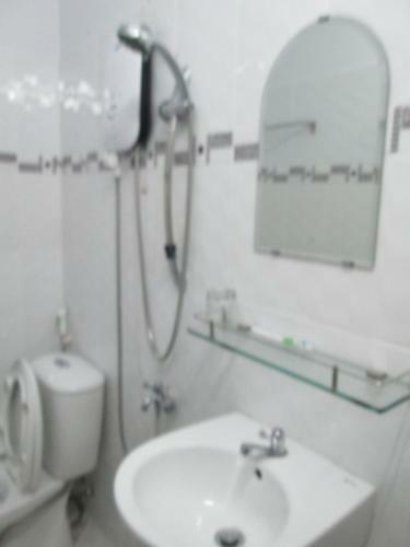 Hostal Ngoc Phu Hotel