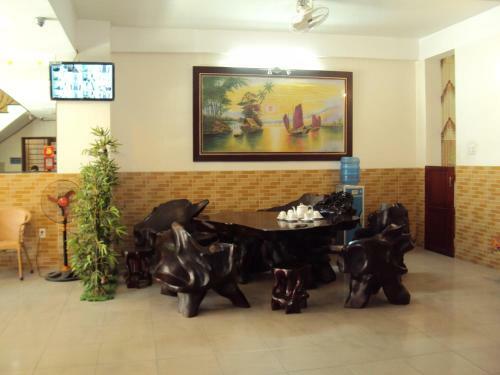 Hung Anh Hotel