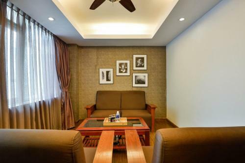 Aries Hotel