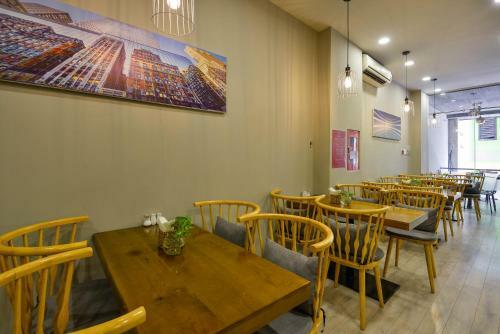 Aries Hotel