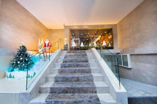 Aries Hotel