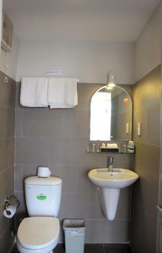 Giang Son 2 Hotel