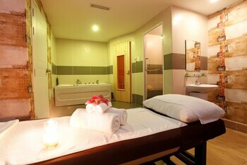 New Pacific Hotel