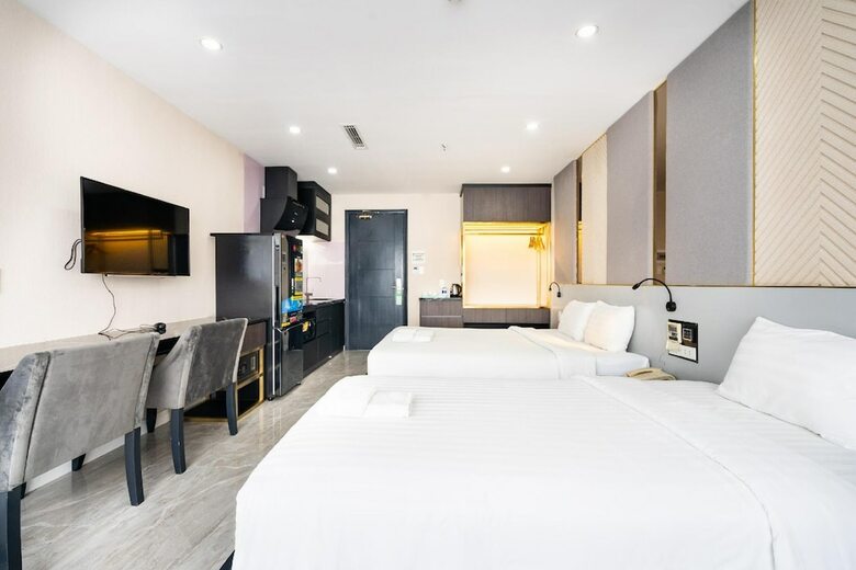 Sunland Hotel
