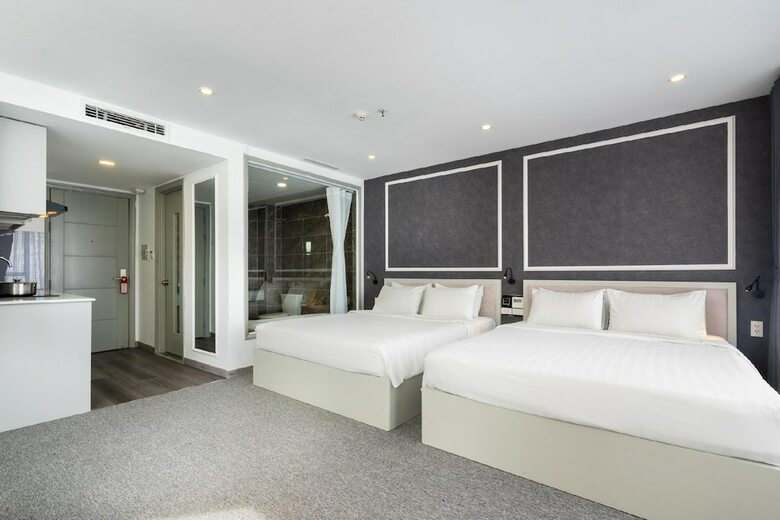 Sunland Hotel