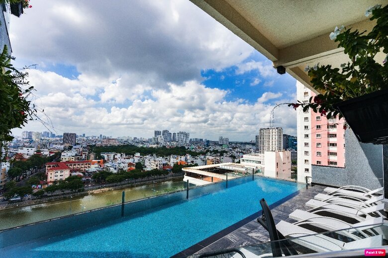 Sunland Hotel