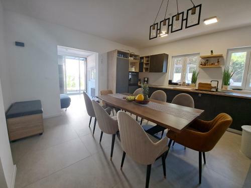 New Luxury Apartment 4* In Sutivan - Island Bra?