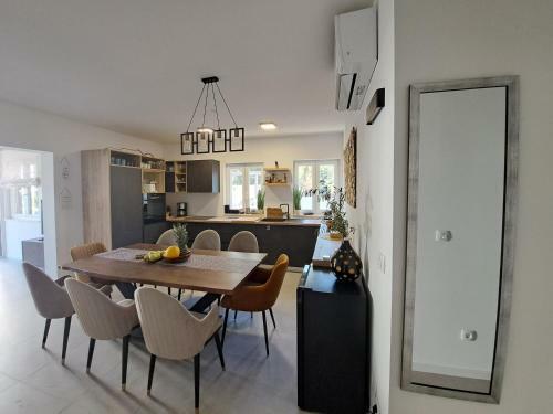 New Luxury Apartment 4* In Sutivan - Island Bra?