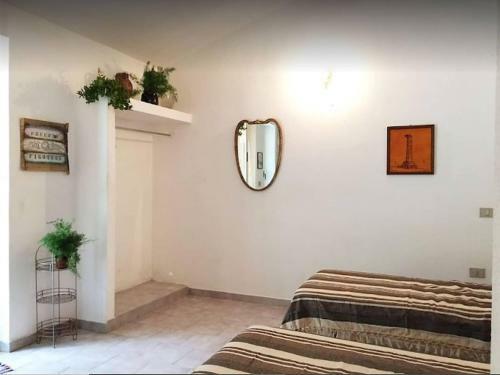 Rustic Bungalow In Isola Di Capo Rizzuto With Garden