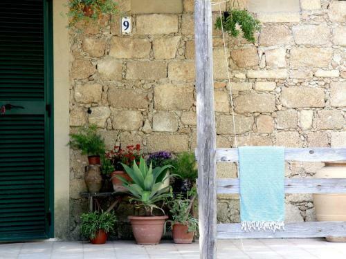 Rustic Bungalow In Isola Di Capo Rizzuto With Garden