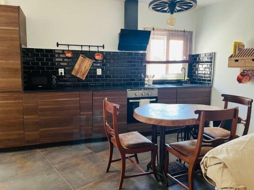 Casa Est�bulo- Cozy Rustic Farmhouse (bull Loft)
