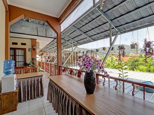 Hotel Oyo 91480 Putridapisa Syariah