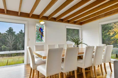 Cargo Road Wines Savy Cosy Farm Stay At Winery