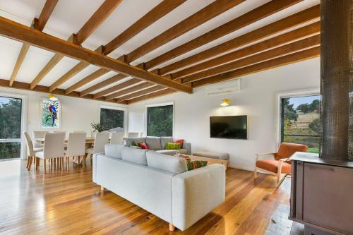 Cargo Road Wines Savy Cosy Farm Stay At Winery