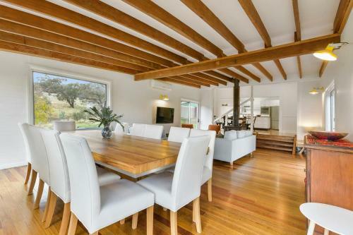 Cargo Road Wines Savy Cosy Farm Stay At Winery