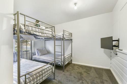 Cargo Road Wines Savy Cosy Farm Stay At Winery