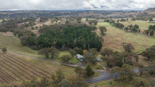 Cargo Road Wines Savy Cosy Farm Stay At Winery