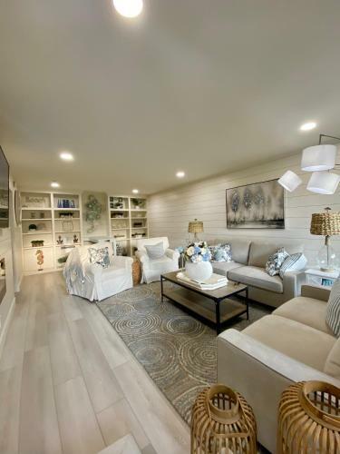 Newly Remodeled Solana Beach Townhouse!