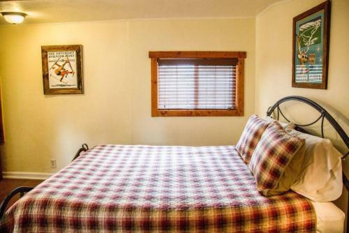 Cozy 1-bedroom Cabin With Kitchen Dogs Ok