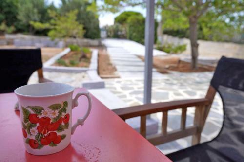 Figs & Grapes * Cosy Small House * Marmari * South Evia