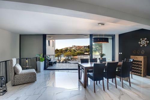 Apartment Sea