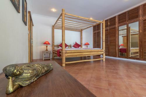 Villa Dinding Batu