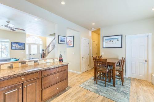 1711 Hinkson Terrace